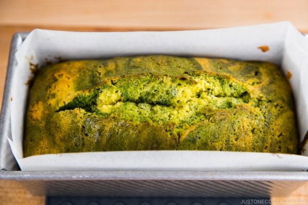 Mramorová matcha buchta
